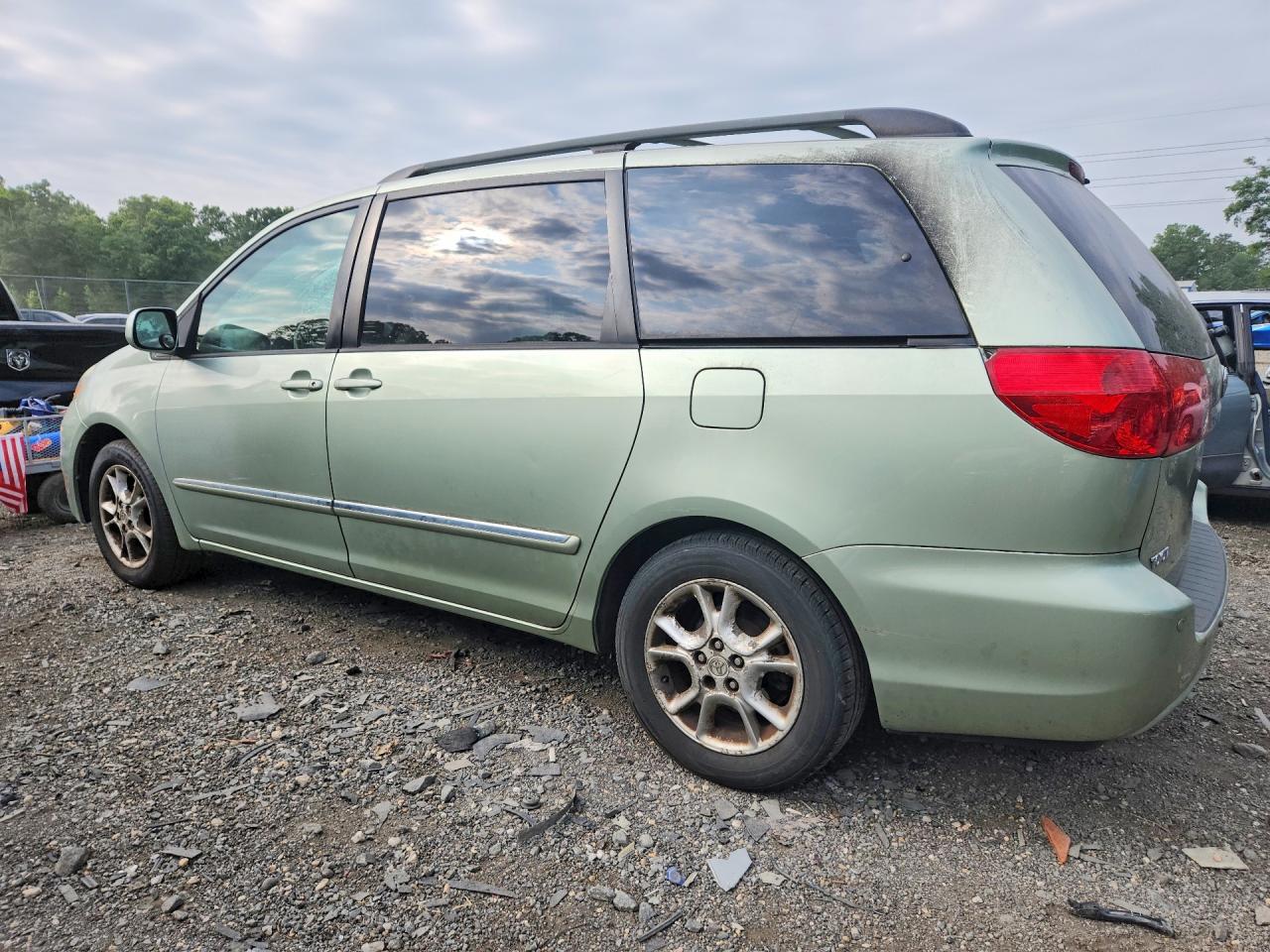 2006 TOYOTA SIENNA