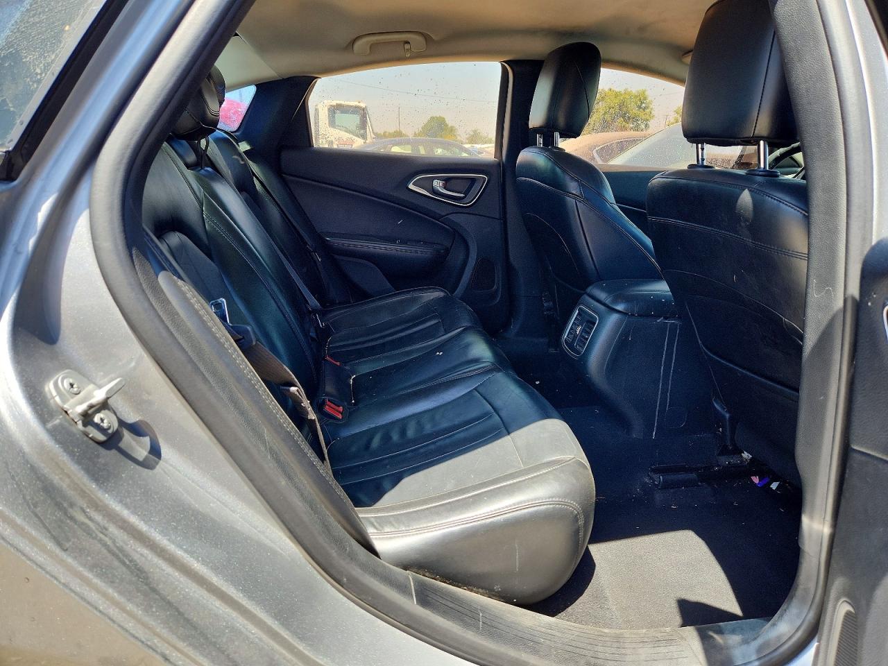 2015 CHRYSLER 200