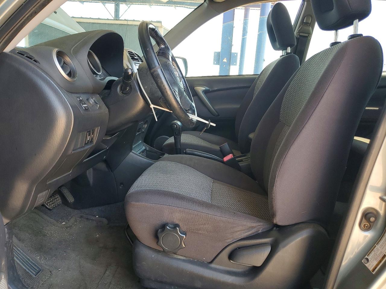 2004 TOYOTA RAV4