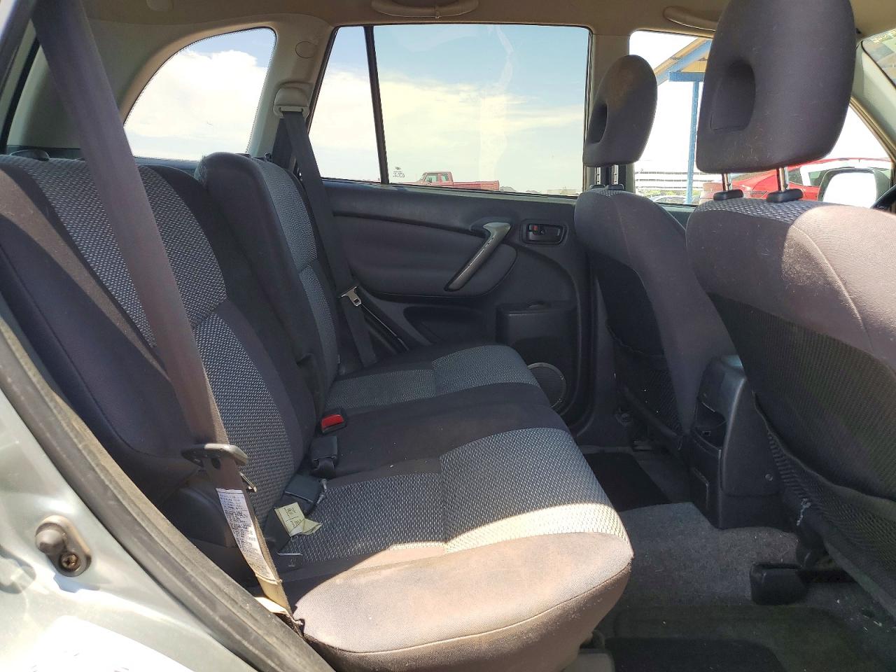 2004 TOYOTA RAV4