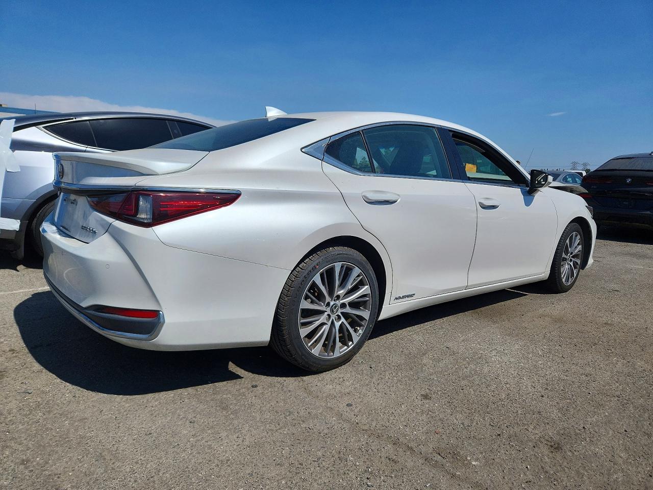 2019 LEXUS ES300
