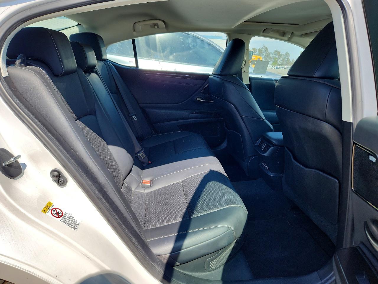 2019 LEXUS ES300