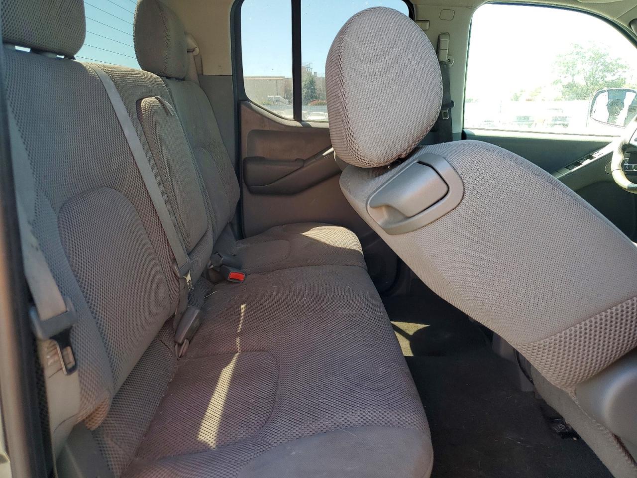 2006 NISSAN FRONTIER
