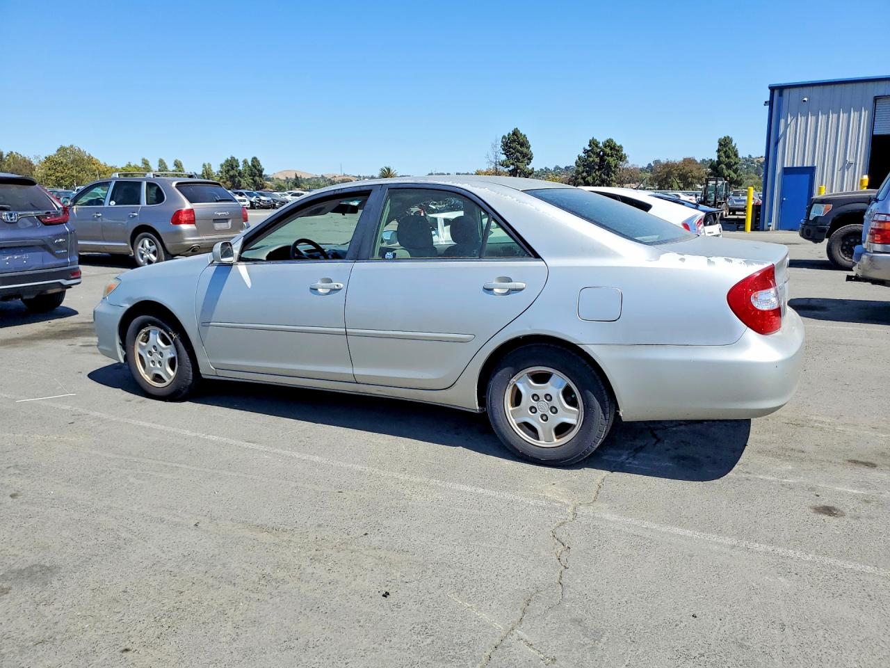 2002 TOYOTA CAMRY LE V
