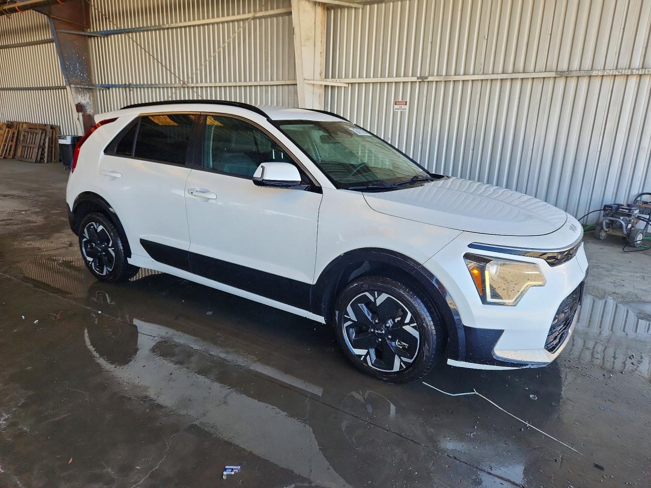 2023 KIA NIRO