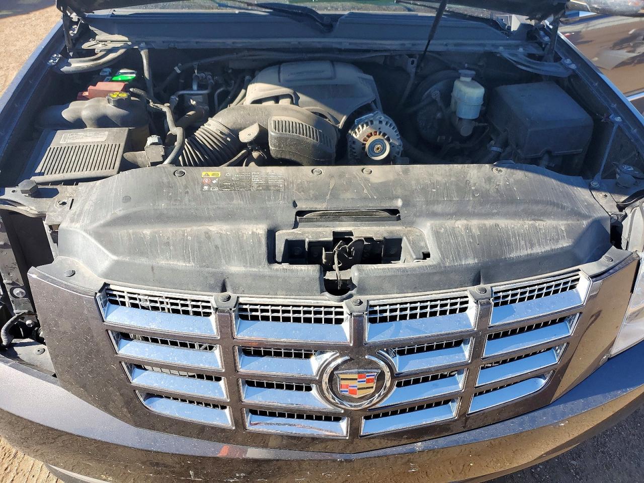 2011 CADILLAC ESCALADE
