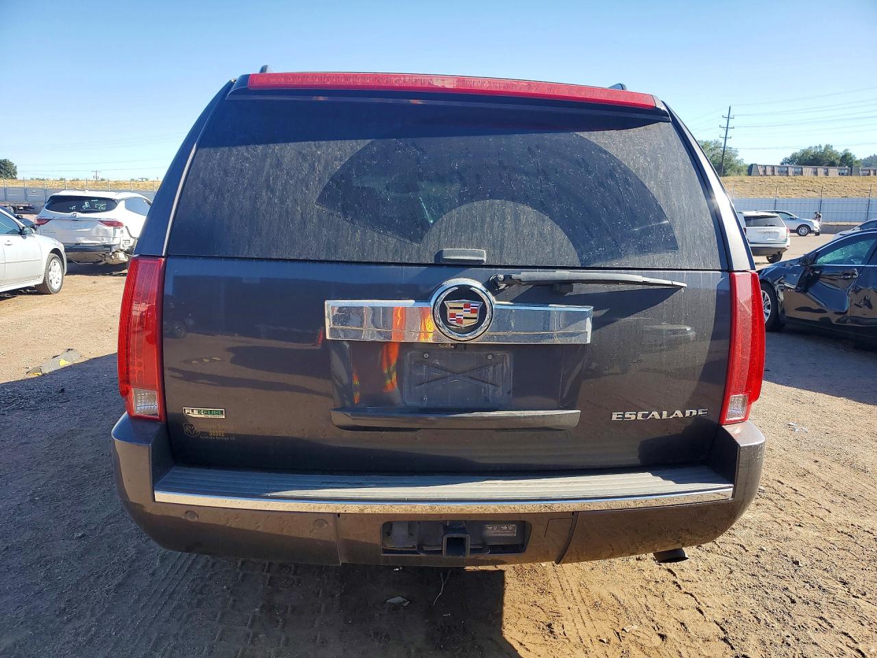 2011 CADILLAC ESCALADE