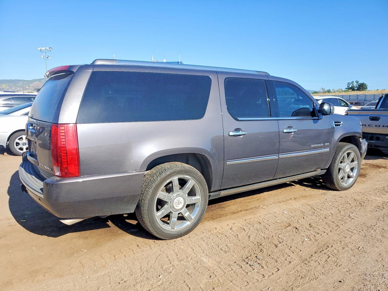 2011 CADILLAC ESCALADE