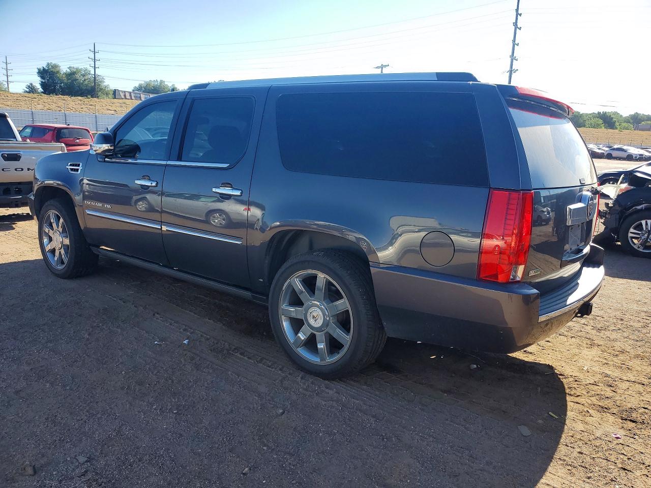 2011 CADILLAC ESCALADE