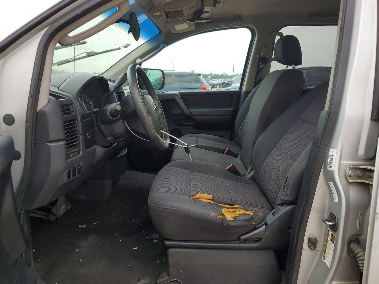 2009 NISSAN TITAN XE F