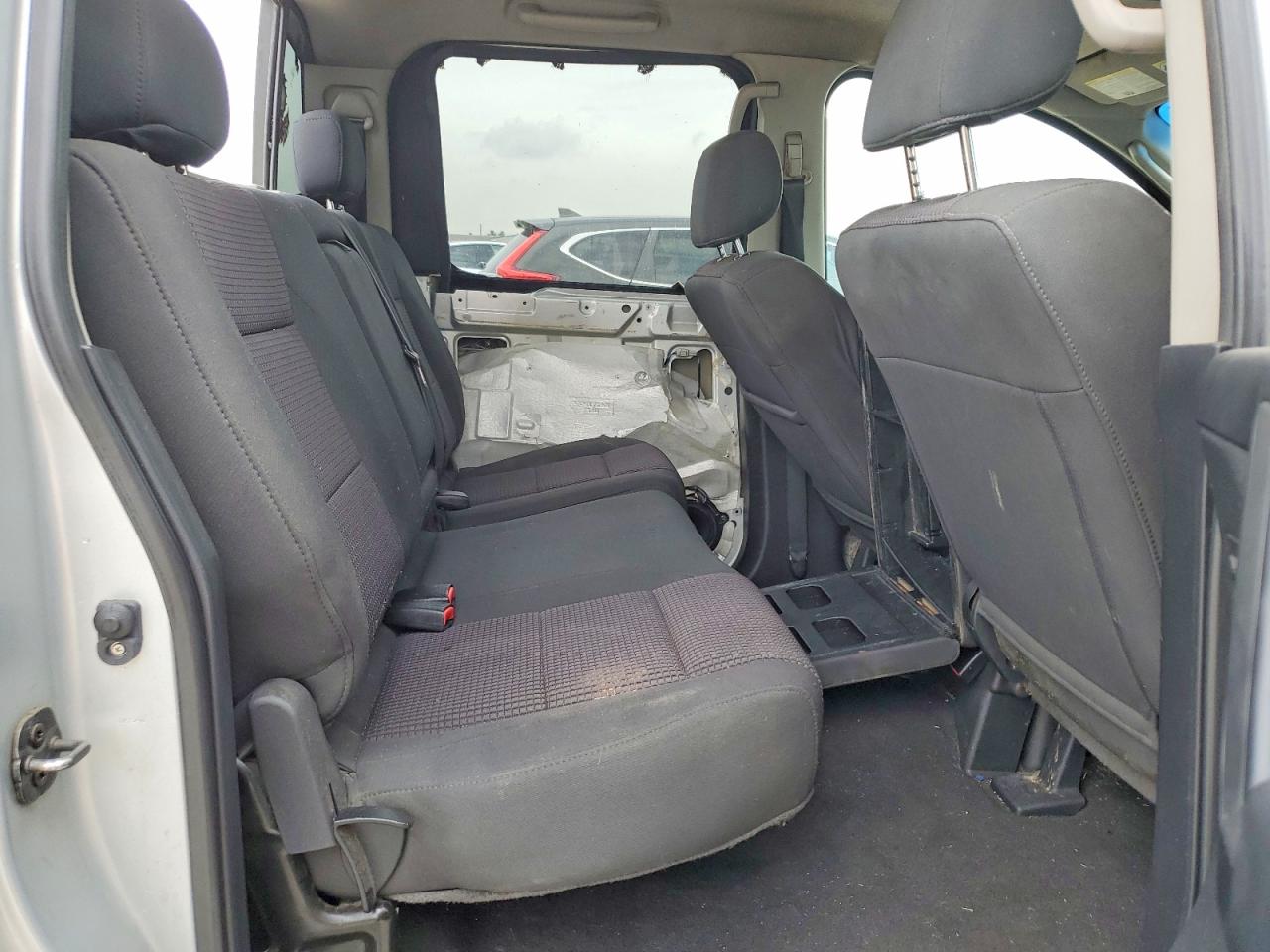 2009 NISSAN TITAN XE F