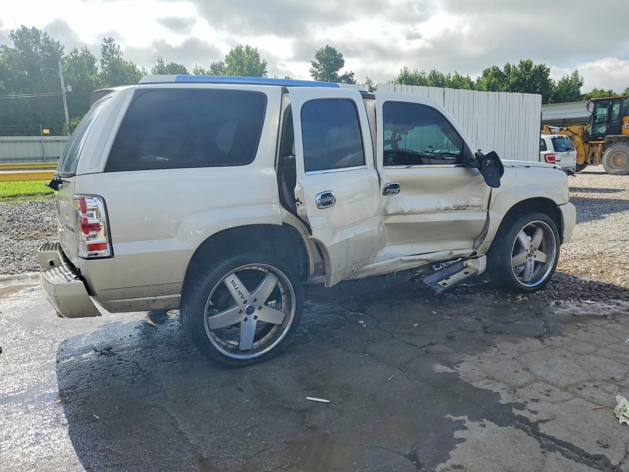 2004 CADILLAC ESCALADE