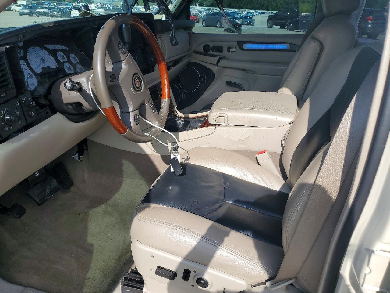 2004 CADILLAC ESCALADE