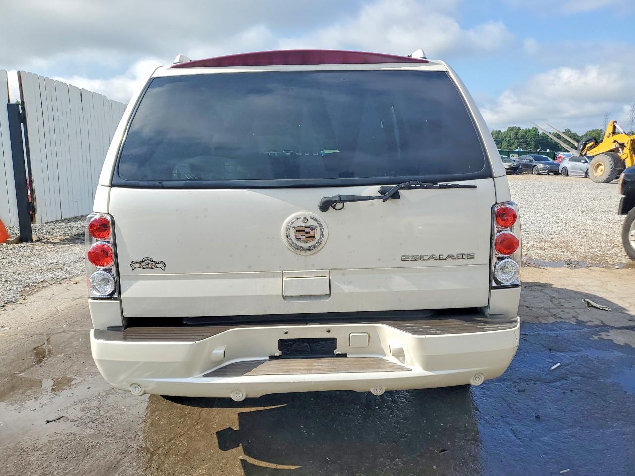 2004 CADILLAC ESCALADE