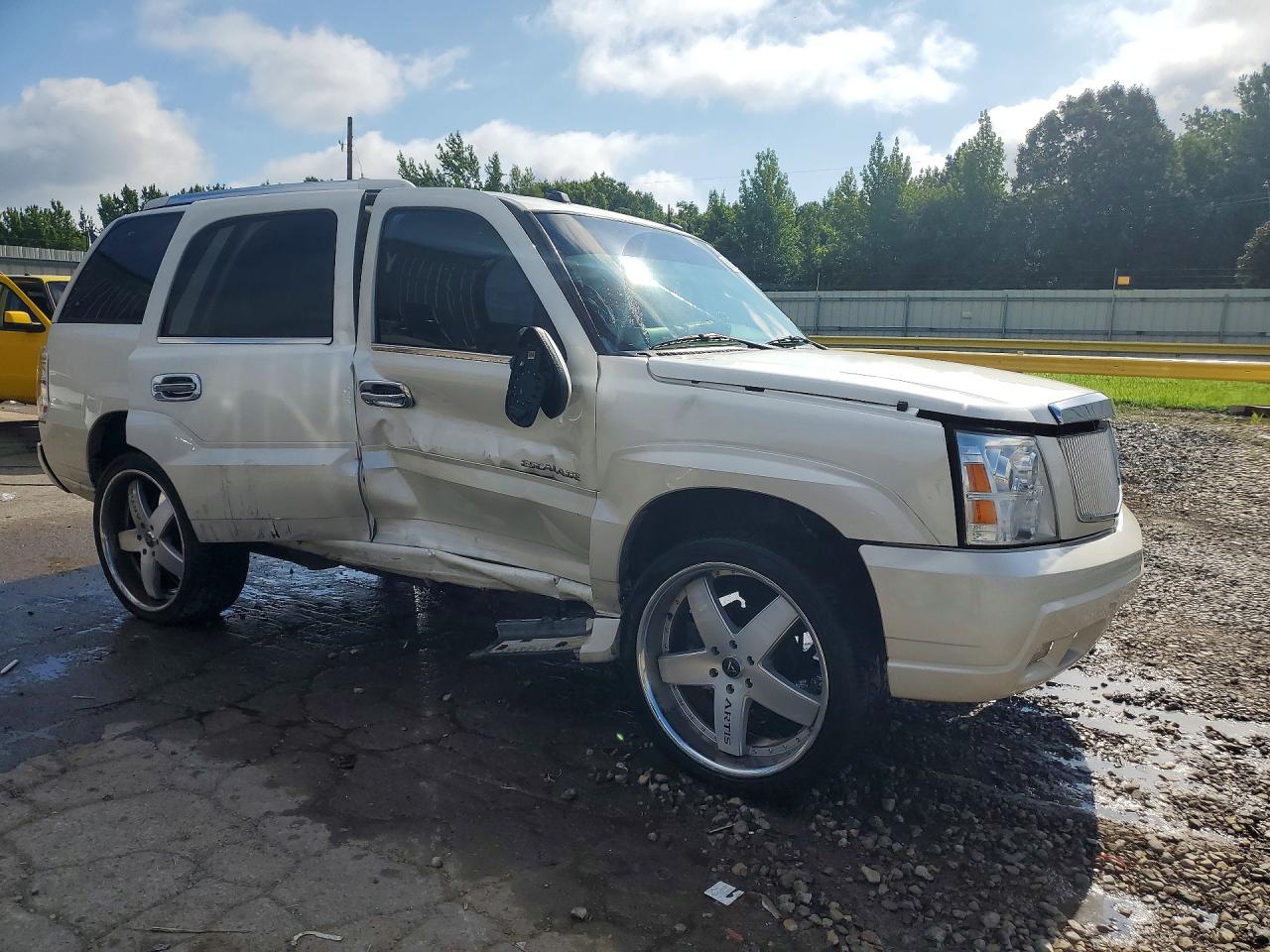 2004 CADILLAC ESCALADE