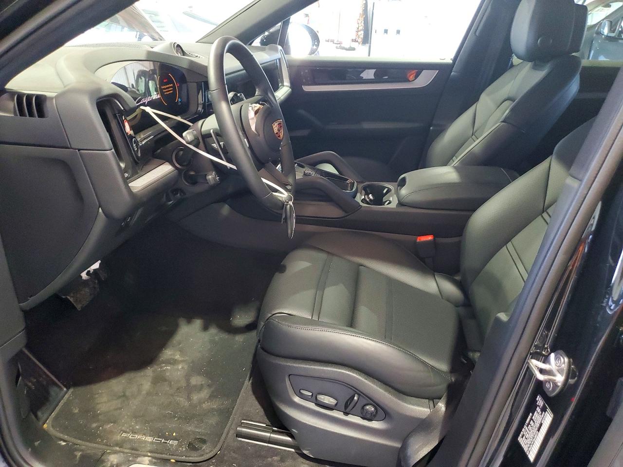 2026 PORSCHE CAYENNE