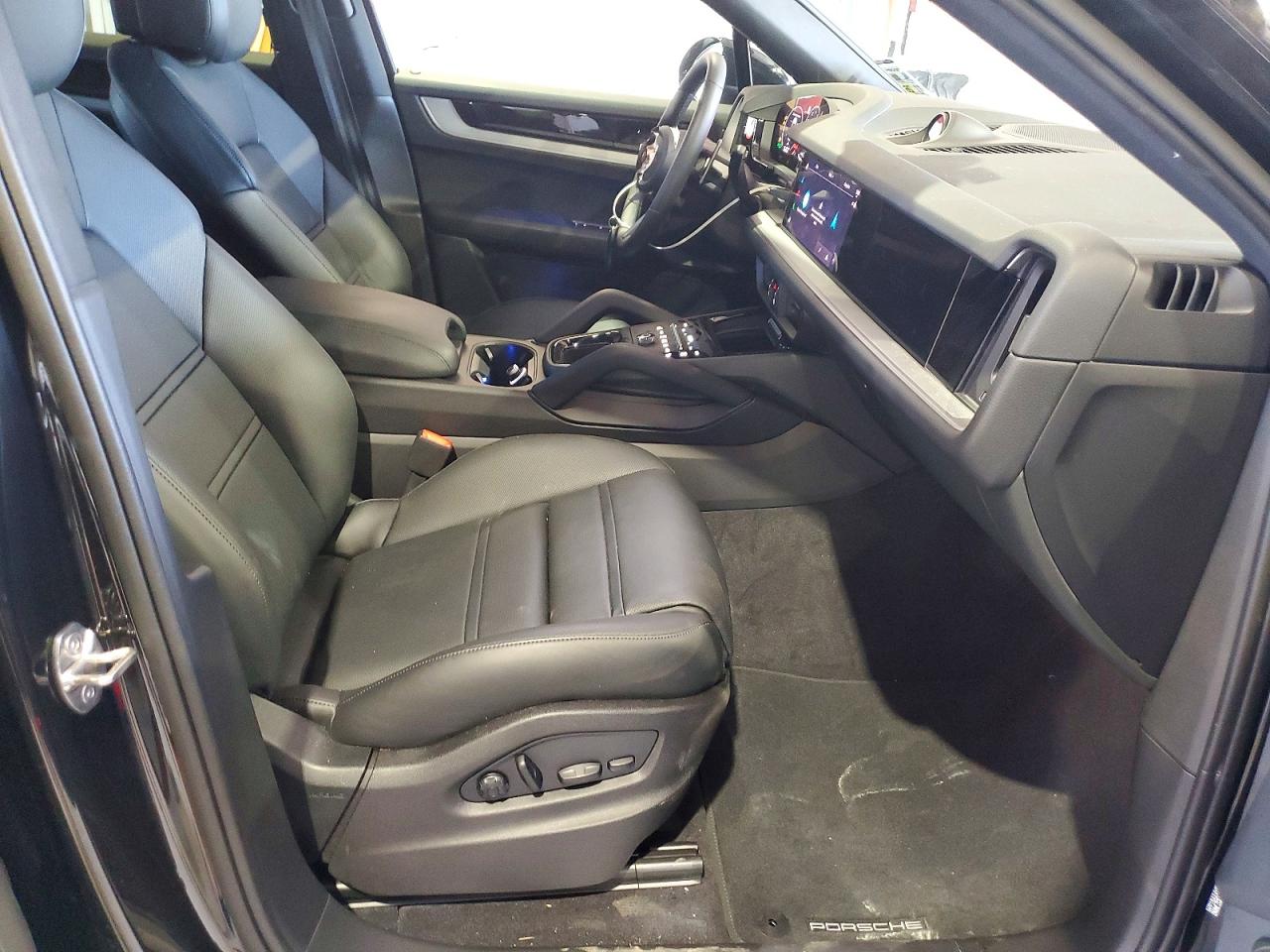 2026 PORSCHE CAYENNE