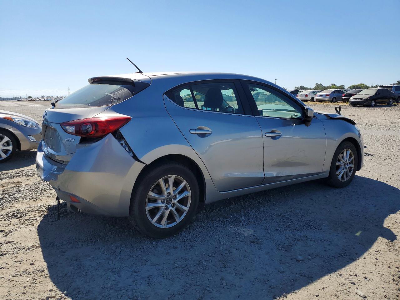 2016 MAZDA 3