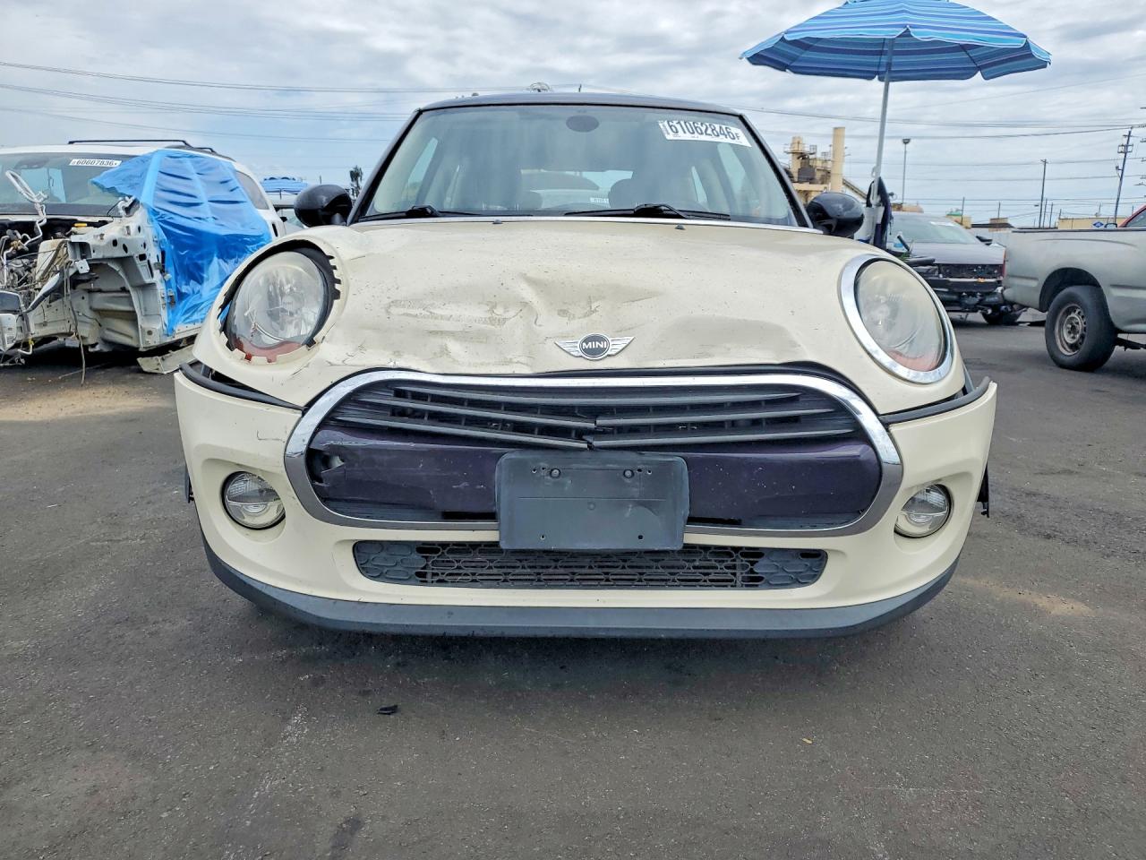 2017 MINI COOPER