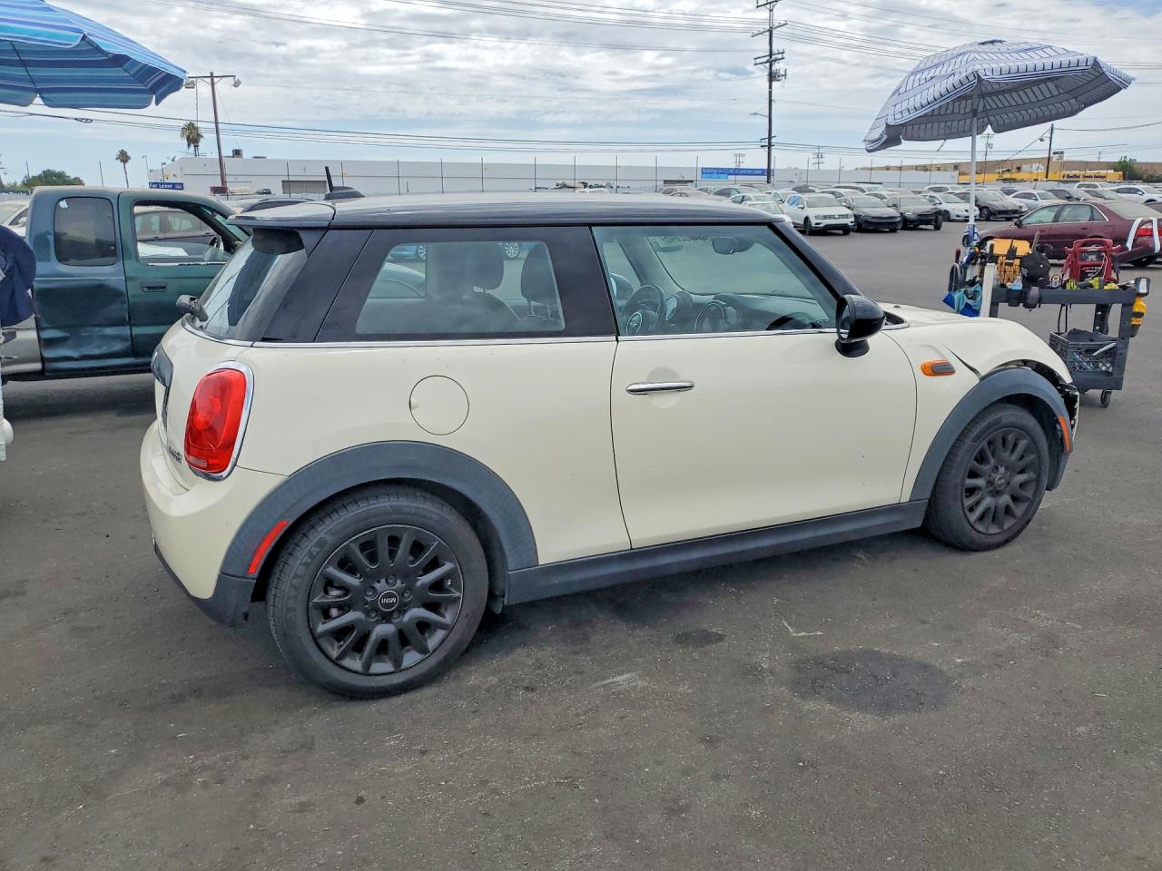2017 MINI COOPER