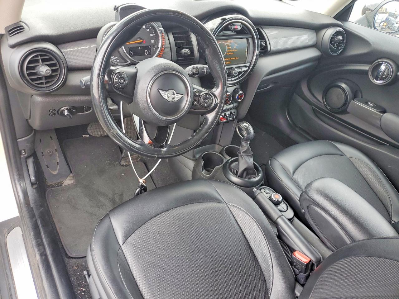 2017 MINI COOPER