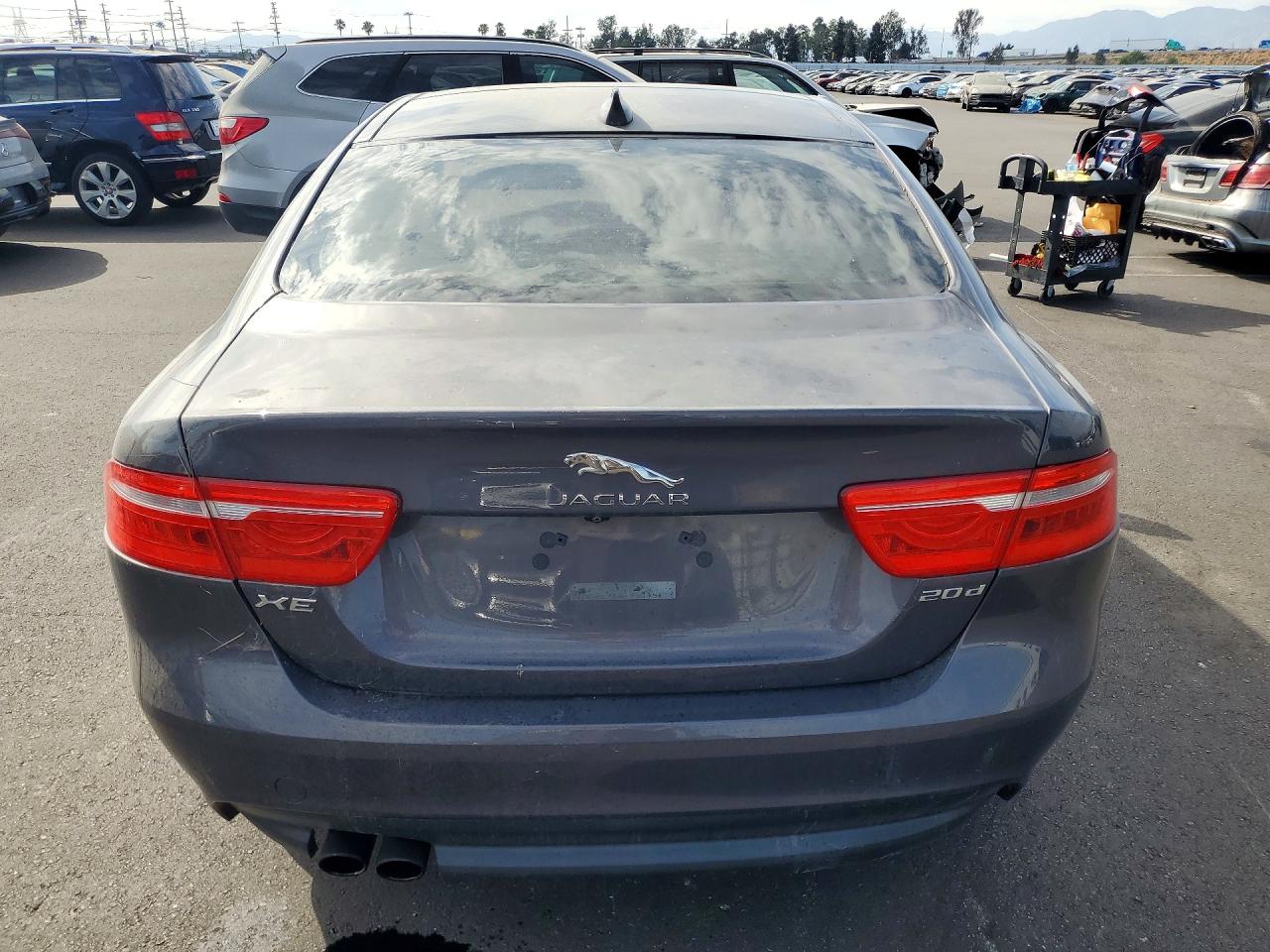 2017 JAGUAR XE