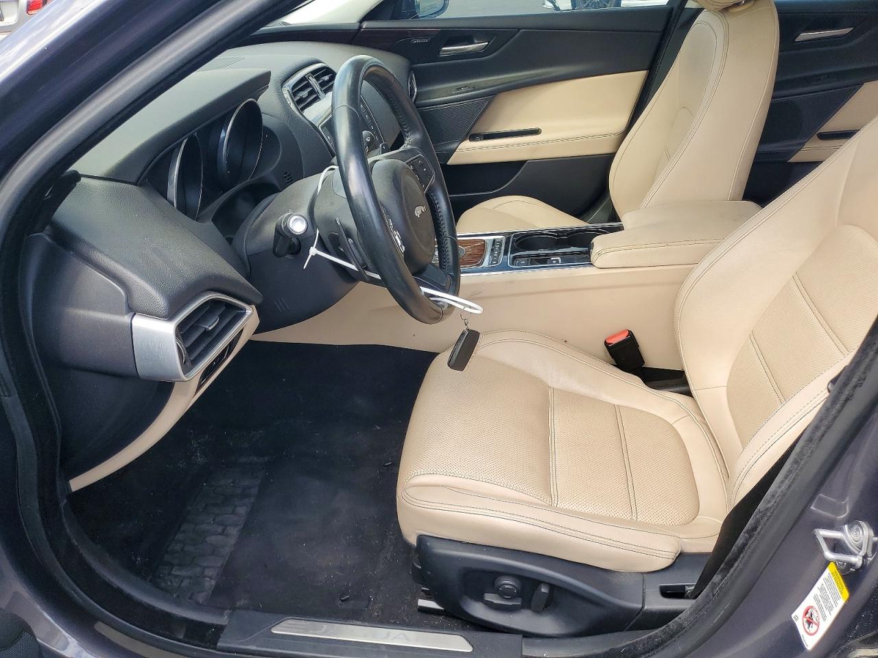 2017 JAGUAR XE