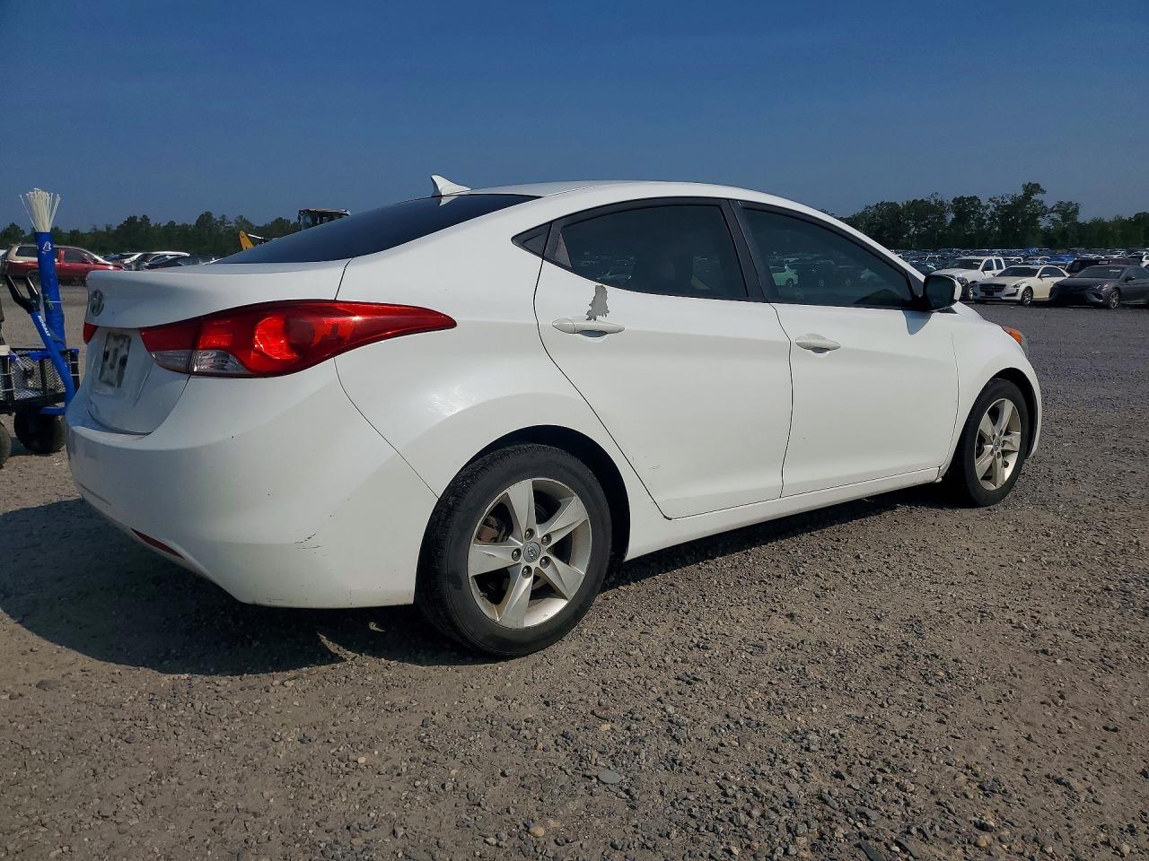 2012 HYUNDAI ELANTRA
