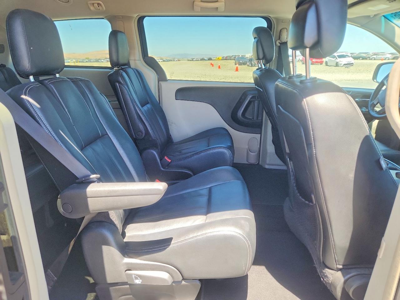 2016 CHRYSLER MINIVAN