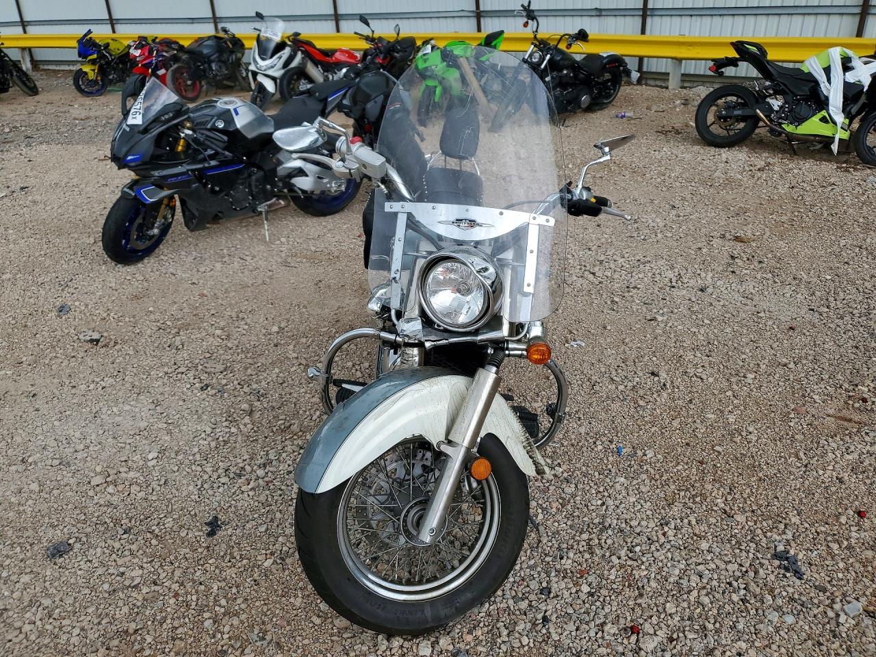 2011 SUZUKI CYC VL/VLR