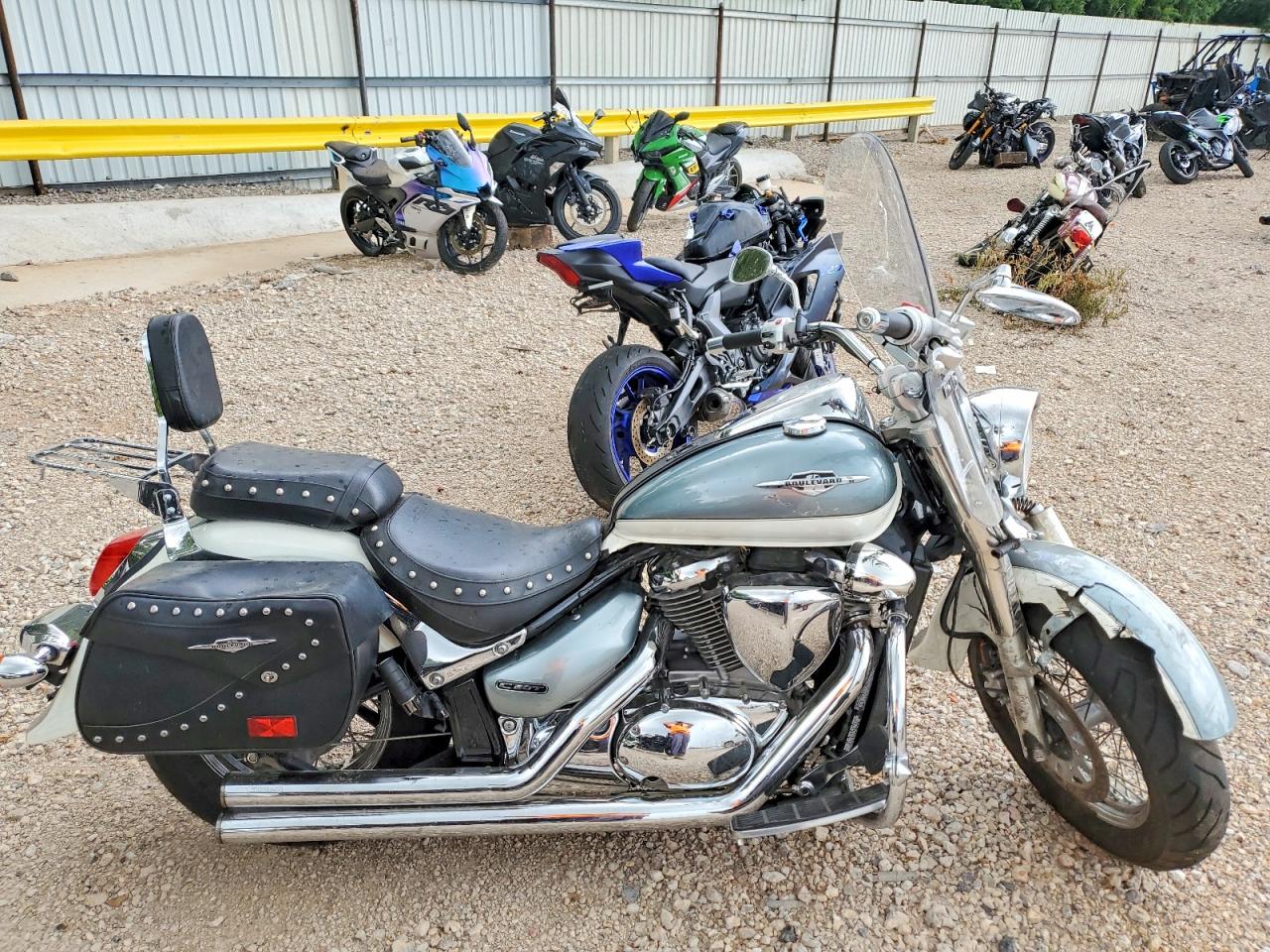 2011 SUZUKI CYC VL/VLR