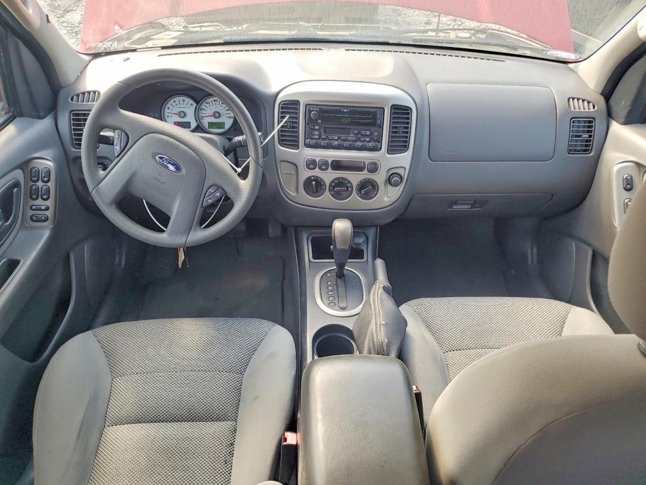2005 FORD ESCAPE