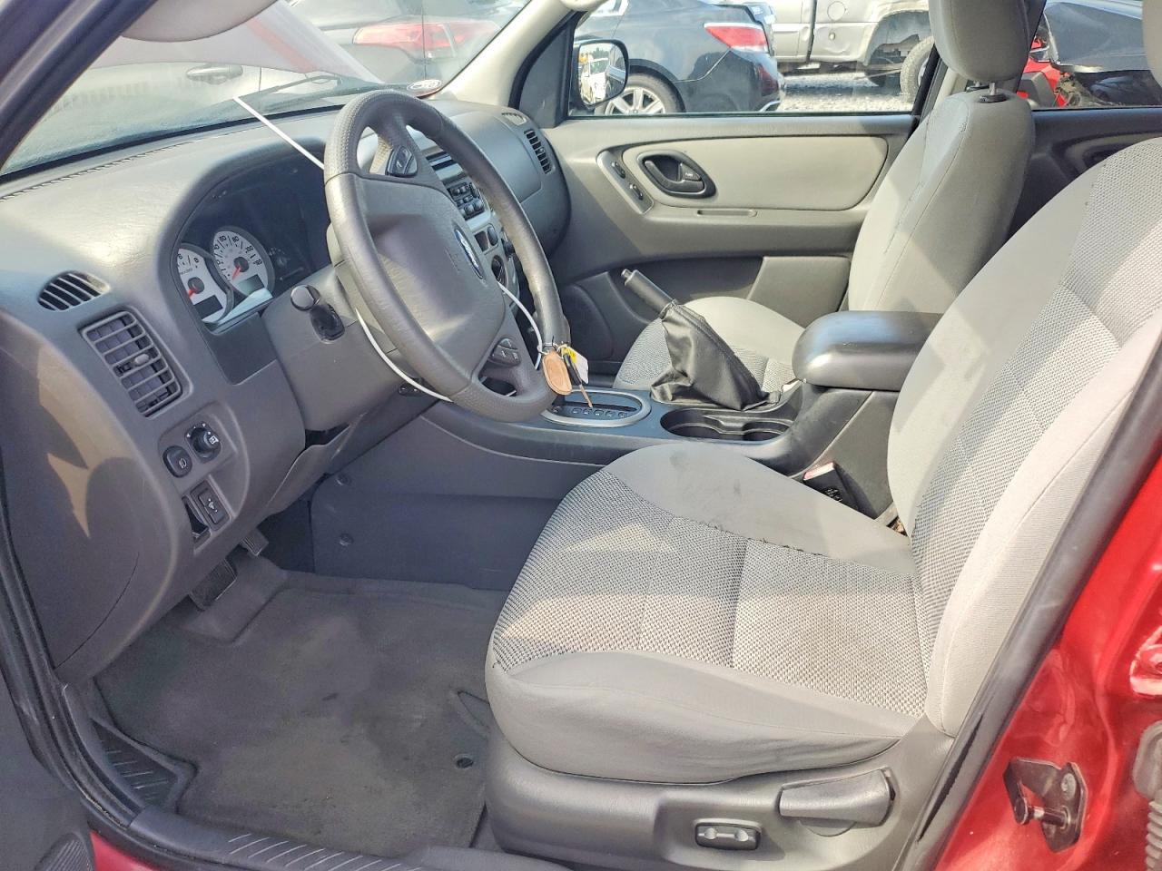 2005 FORD ESCAPE
