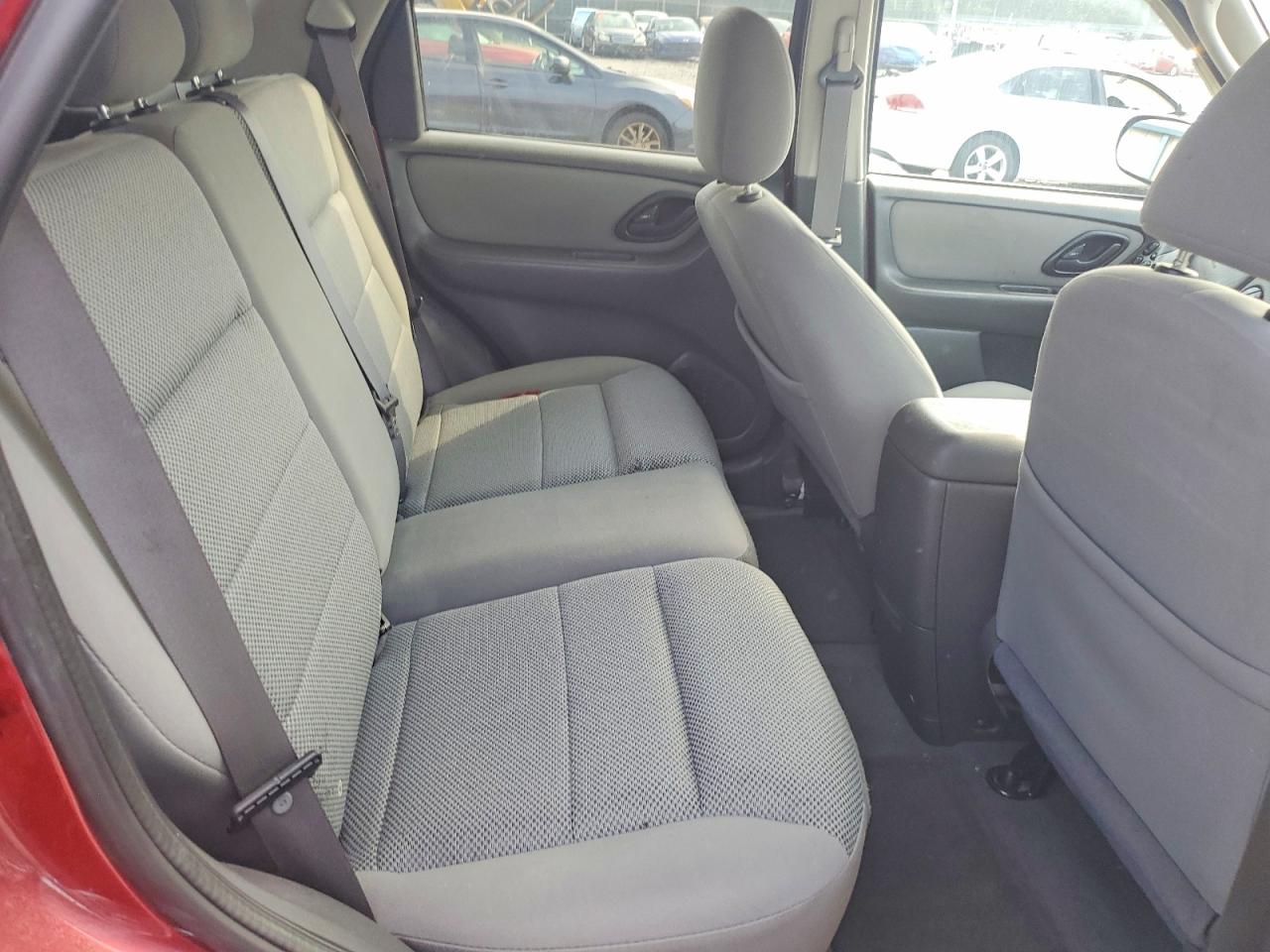 2005 FORD ESCAPE
