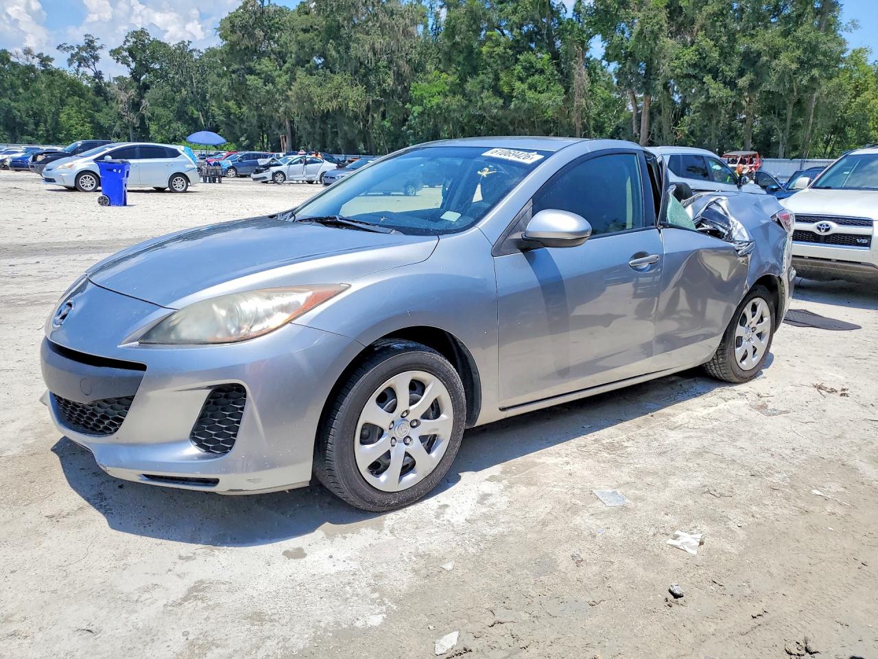 2013 MAZDA 3