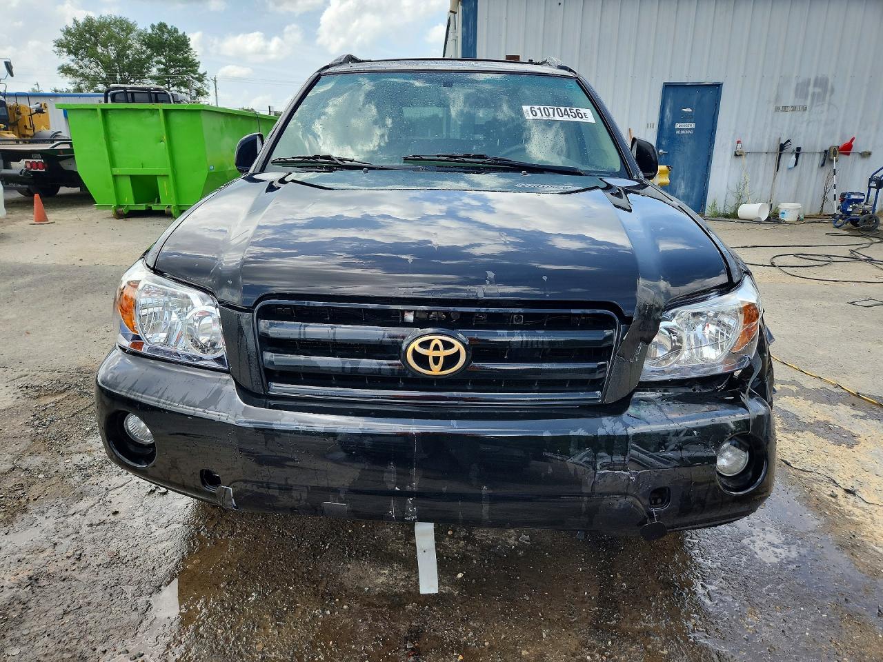 2004 TOYOTA HIGHLANDER