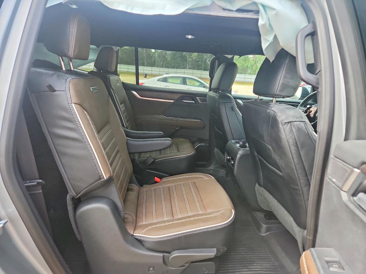2026 GMC ACADIA DEN