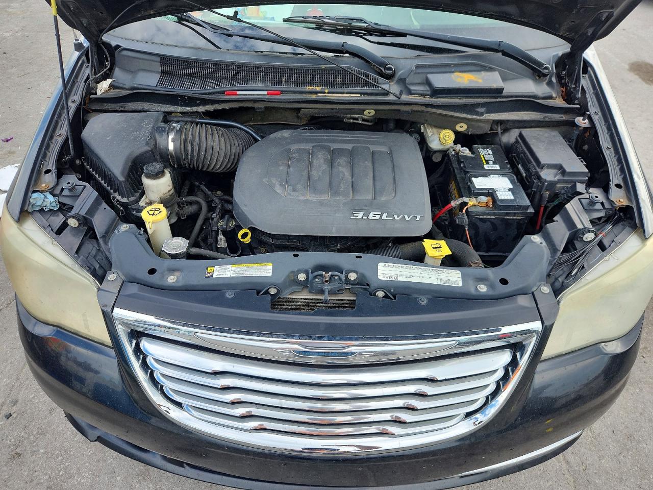 2011 CHRYSLER MINIVAN