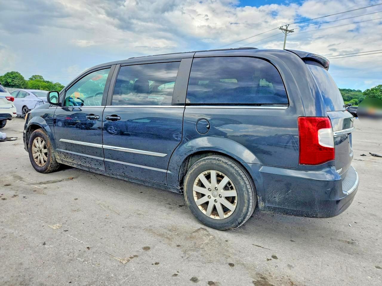 2011 CHRYSLER MINIVAN