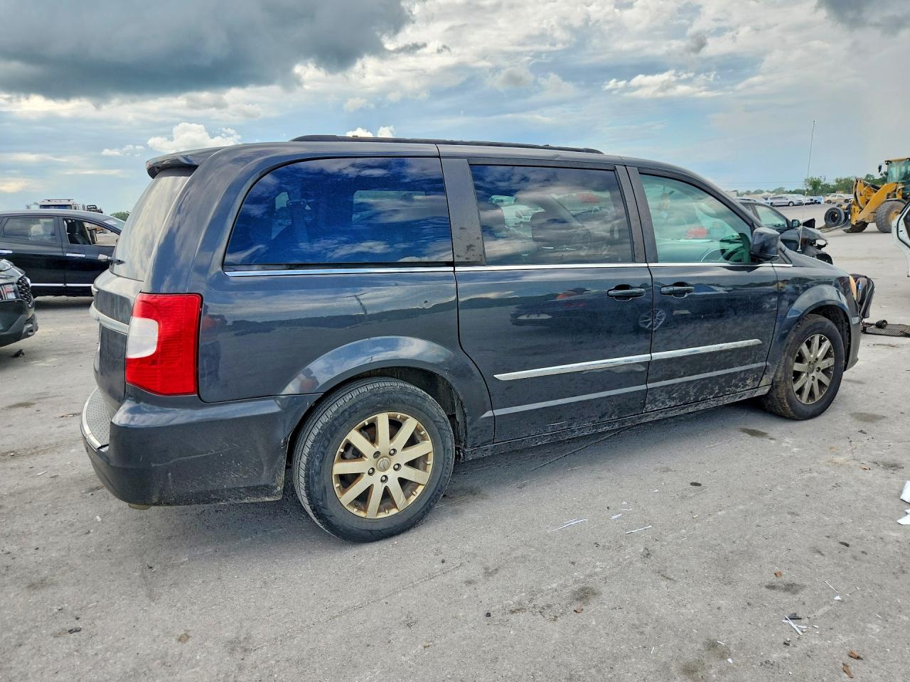 2011 CHRYSLER MINIVAN