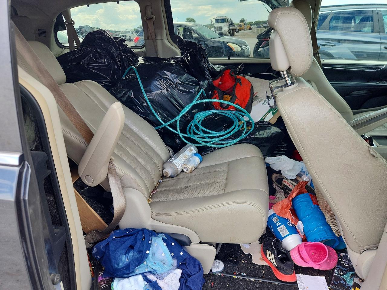 2011 CHRYSLER MINIVAN