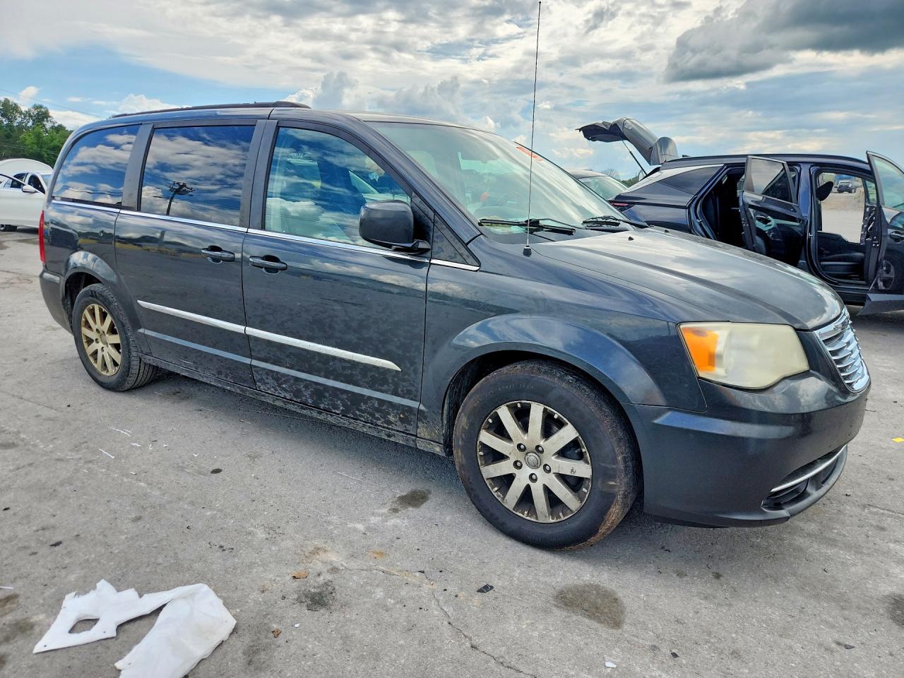 2011 CHRYSLER MINIVAN