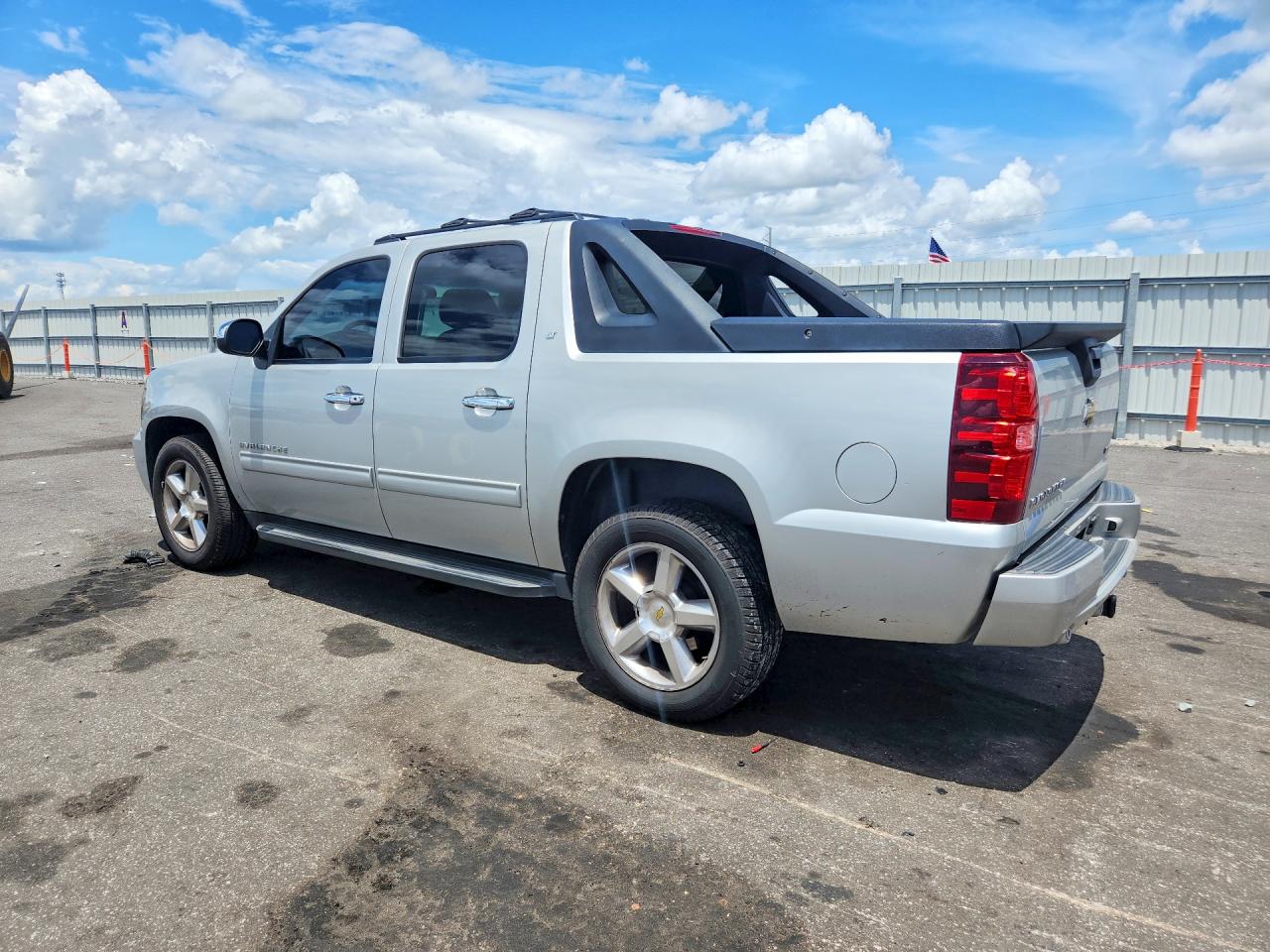 2011 CHEVROLET AVALANCHE