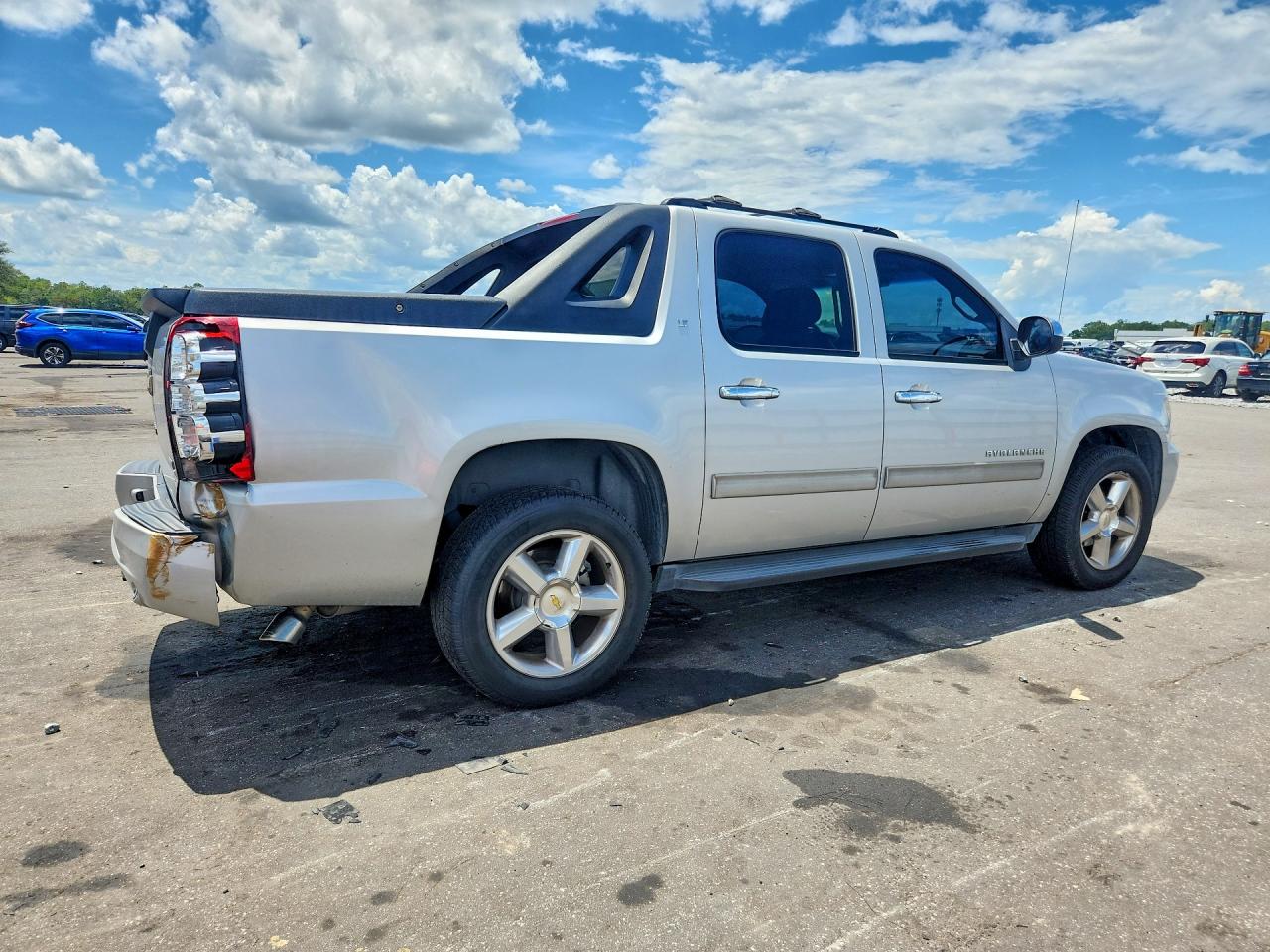 2011 CHEVROLET AVALANCHE