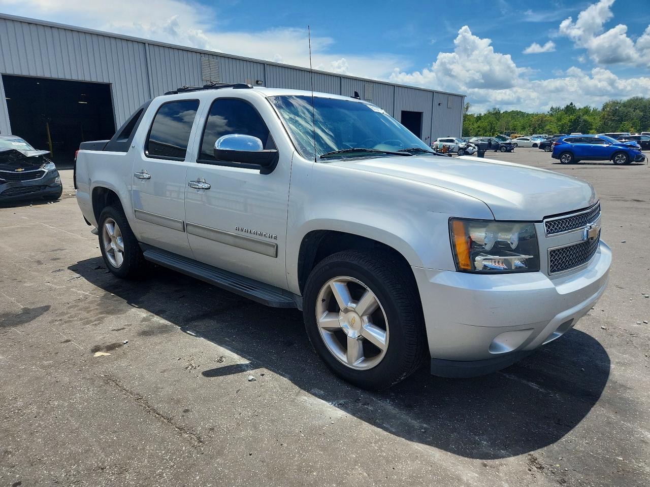 2011 CHEVROLET AVALANCHE