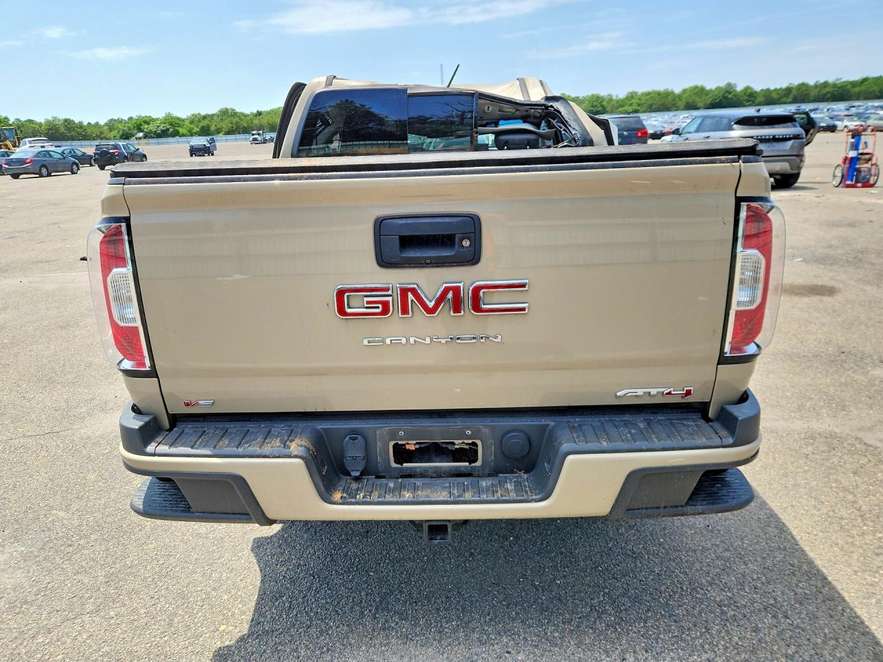 2022 GMC CANYON