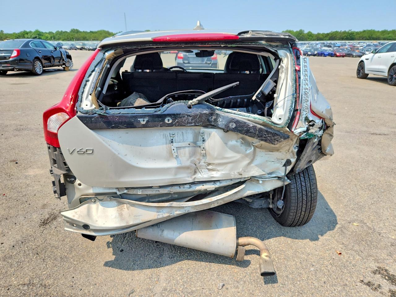 2017 VOLVO V60