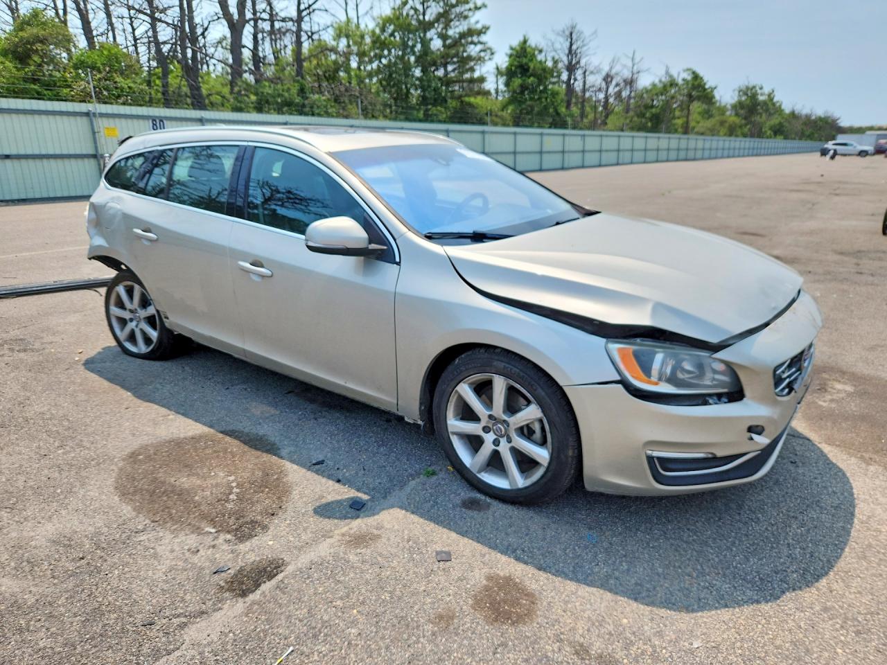 2017 VOLVO V60