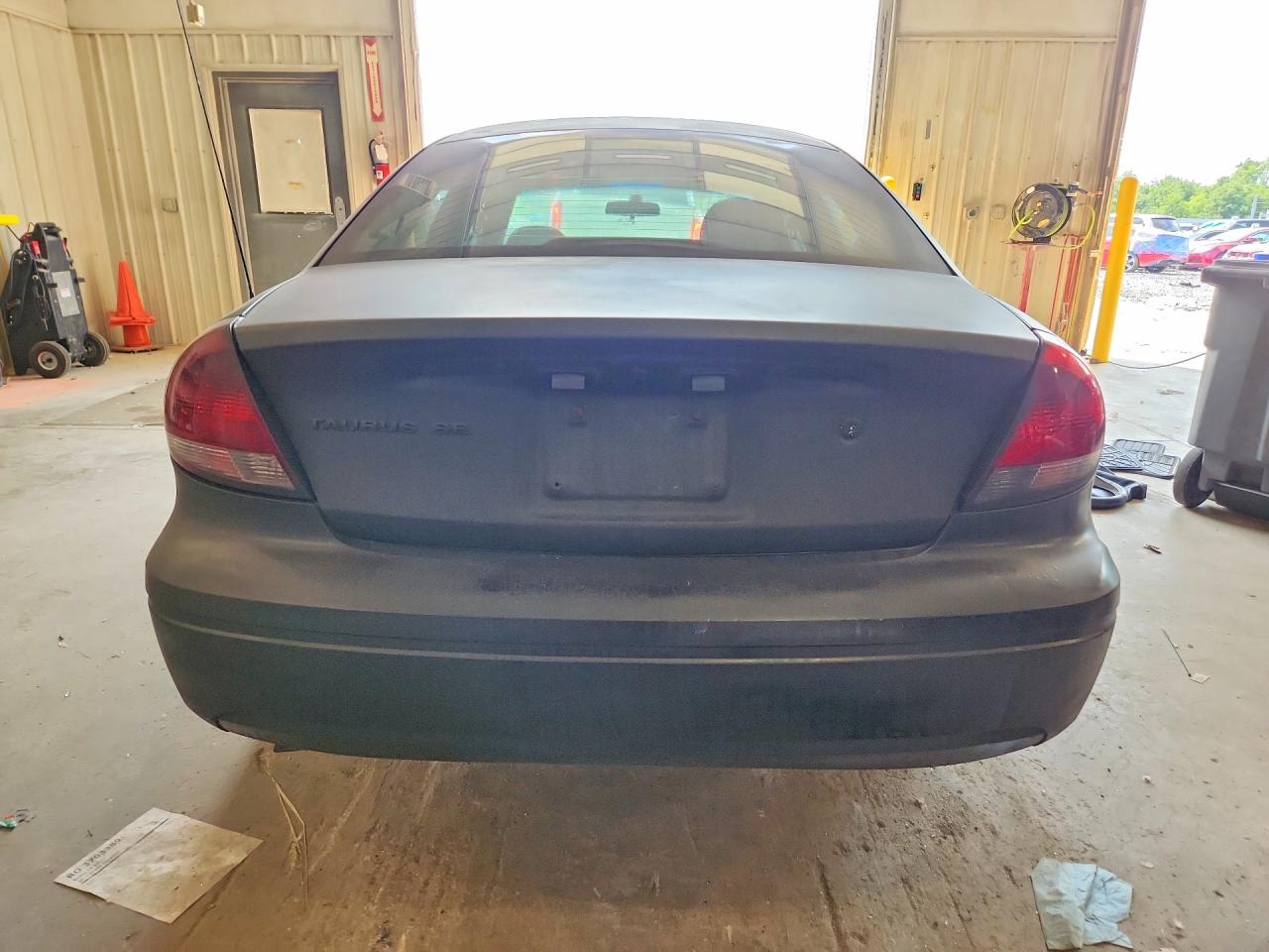 2006 FORD TAURUS
