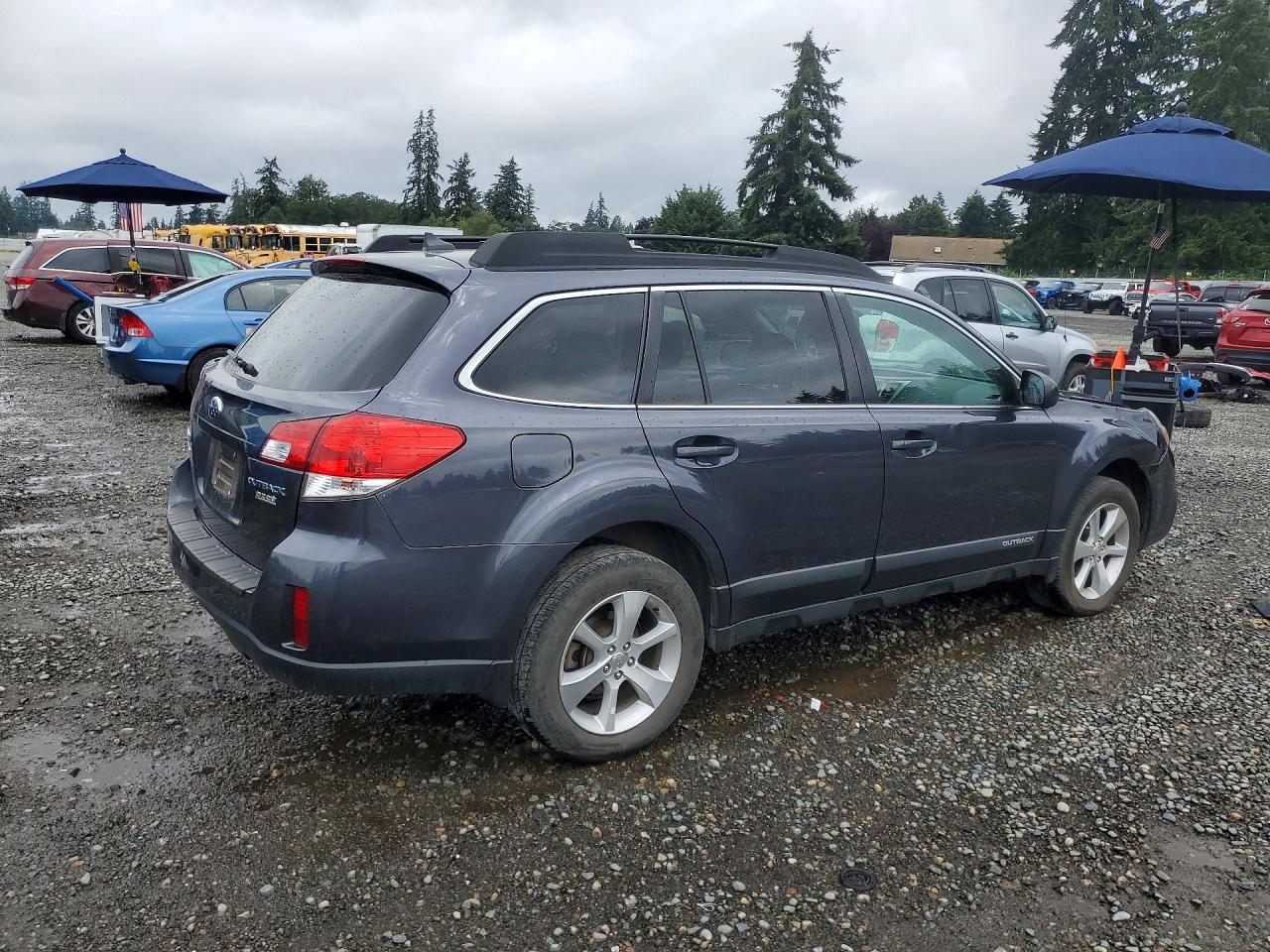 2013 SUBARU OUTBACK